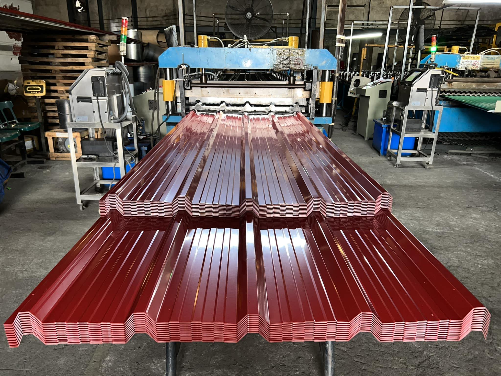Roofing Materials Factory Price Facebook ad from Dec 15, 2025
