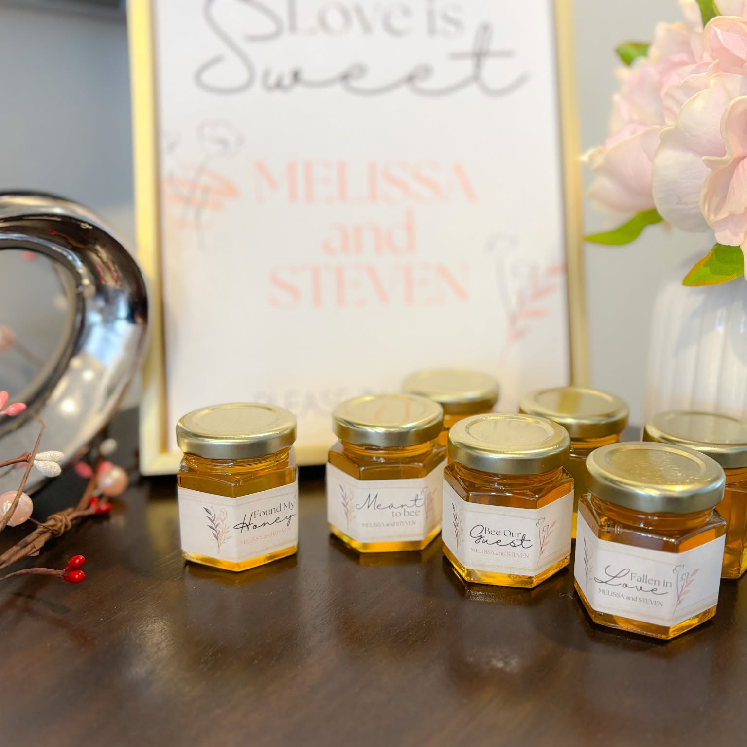 The Honey Jar Facebook ad: A Sweet Favor for your Sweet Day