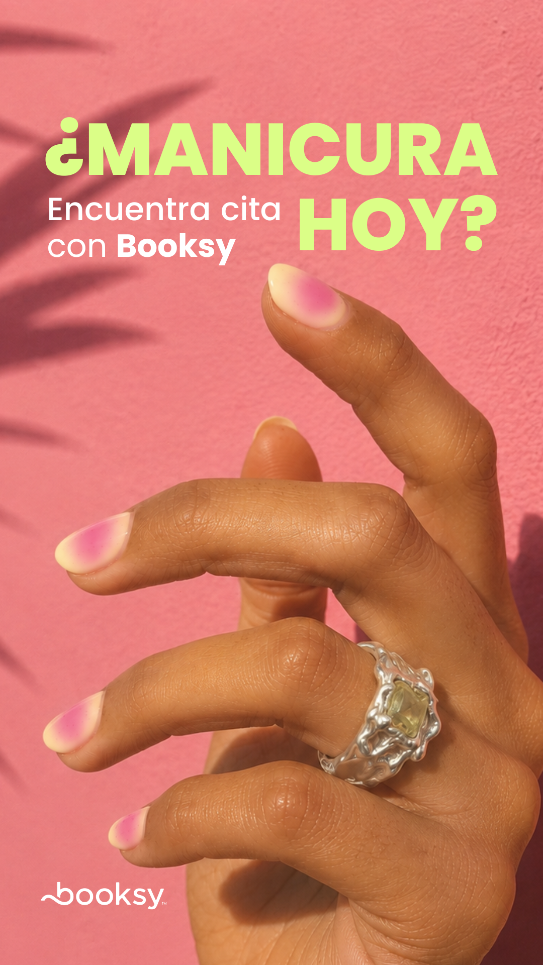 Booksy Spain Facebook ad: Citas disponibles cerca de mí.