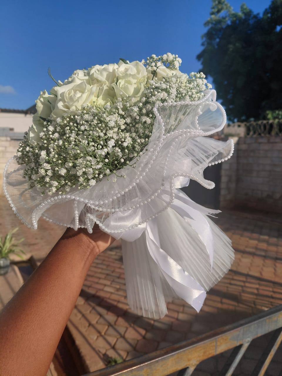 Blissful elegance Facebook ad: Fresh bridal bouquet or artificial bridal bouquets?.