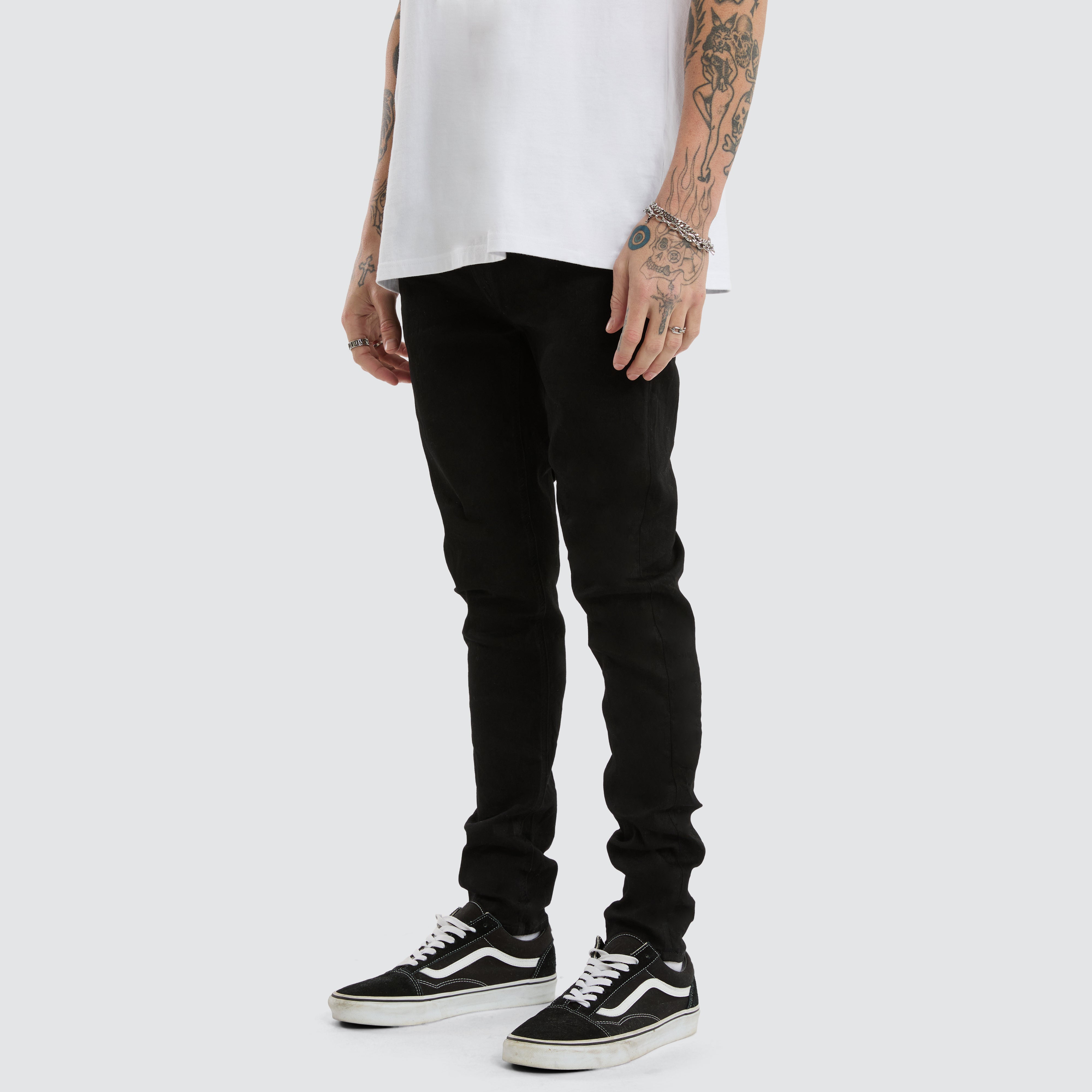 Neverland Store Facebook ad: Streetwear starts here Cop the latest drops from…