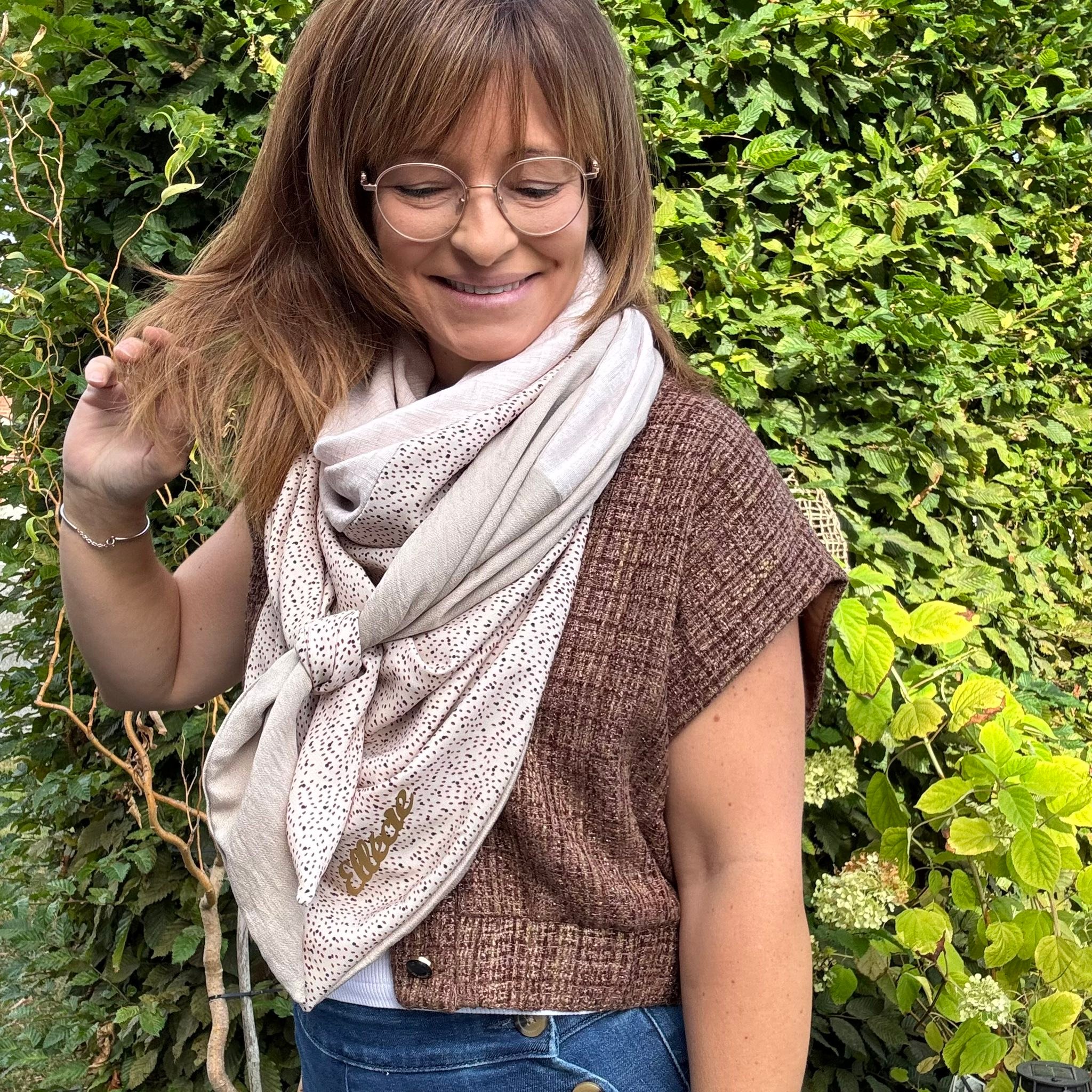 Ellécie, les foulards Facebook ad