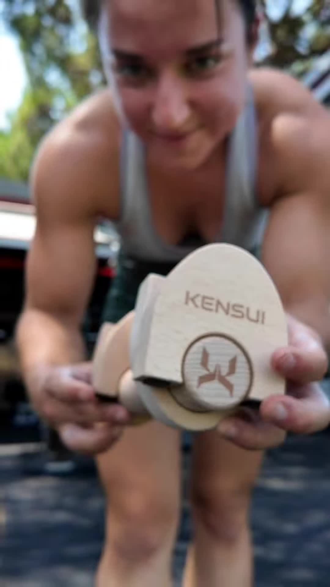 Kensui Facebook ad: Sweat absorbing natural wood