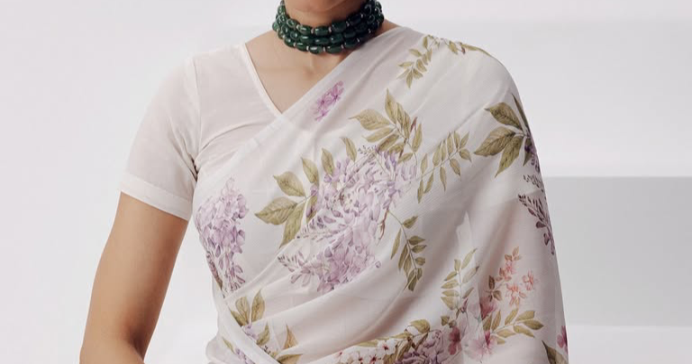 Thesilkstoryofficial Facebook ad: 6 yards of elegance