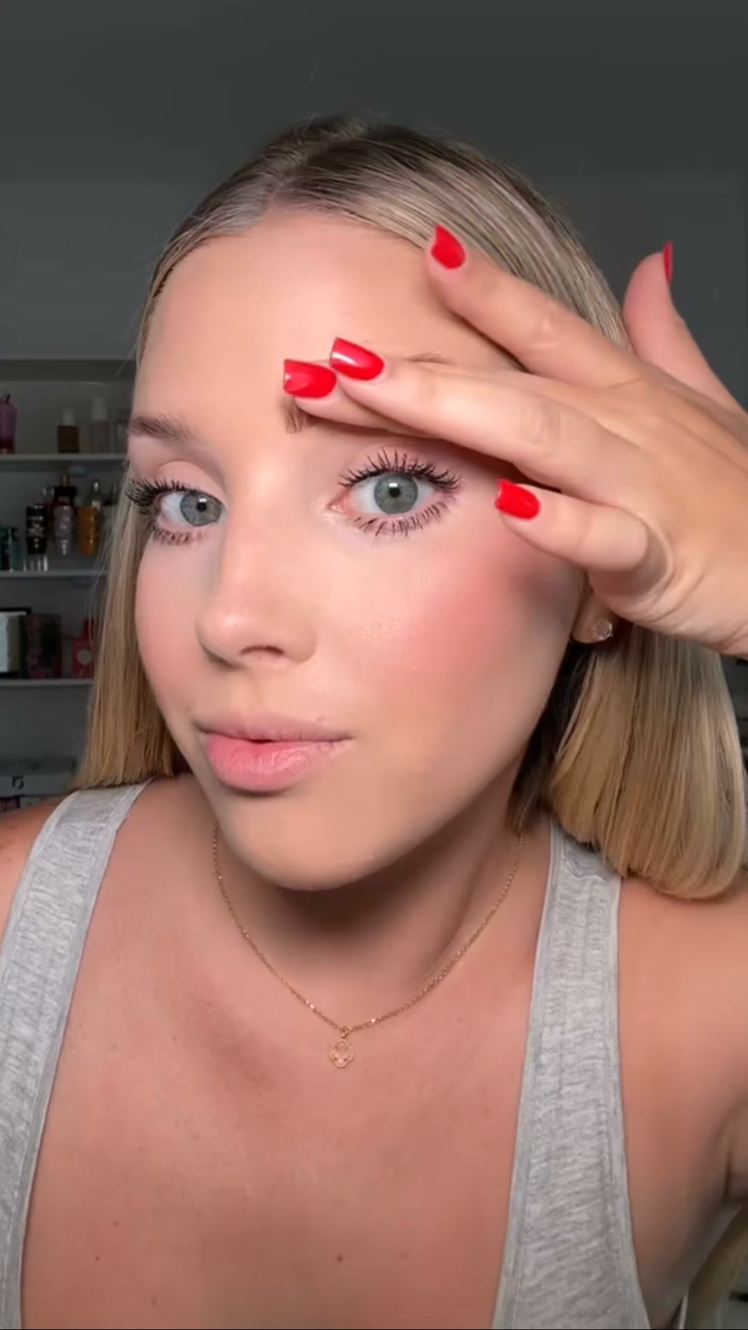 Tu Tienda Glam Facebook ad: Un lápiz, años de cejas perfectas | Pagas al recibir