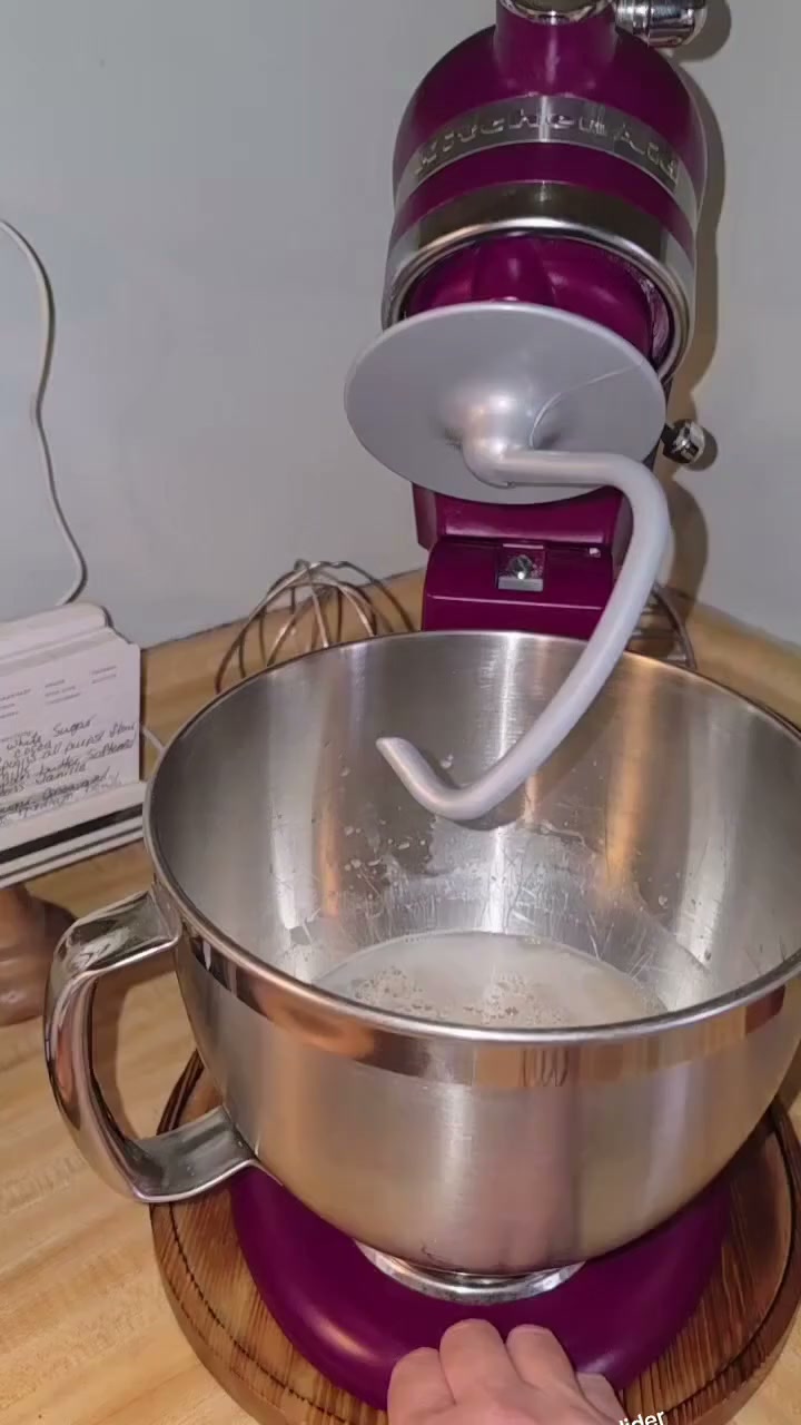 Alpen-leicht Facebook ad: Neuigkeiten zum Mixer-Gleiter aus Holz mit Stauraum