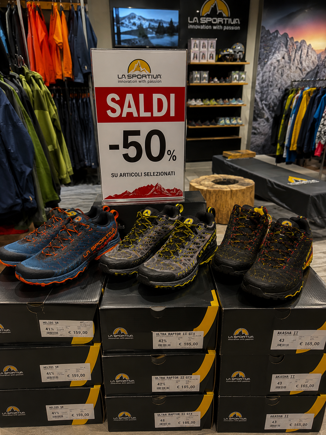 La Sportivas-Super Fan Facebook ad: SALDI DI STAGIONE | Offerte estive La Sportiva