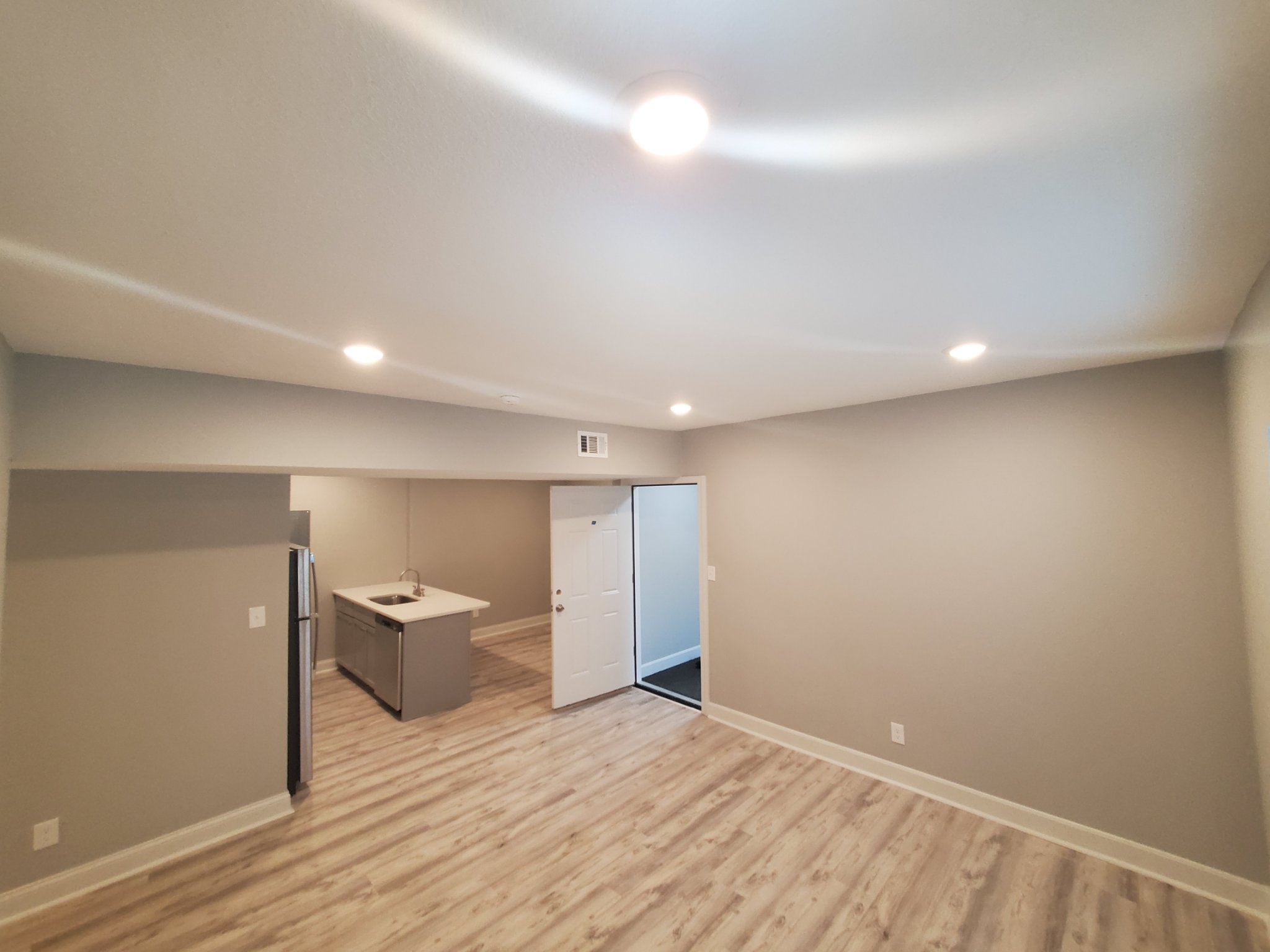Asylbek Lesbaev Facebook ad: 1 Bed 1 Bath Apartment