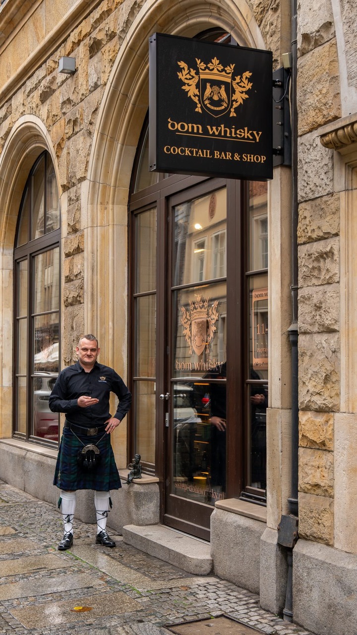 Dom Whisky Cocktail Bar Facebook ad: Wrocław, wszystko, co lubicie w Domu Whisky, teraz…