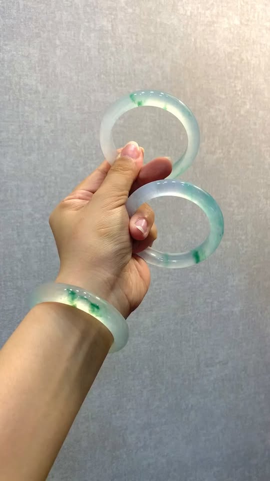 Natural Jade Facebook ad: We specialize in natural jade supply chain solutions…