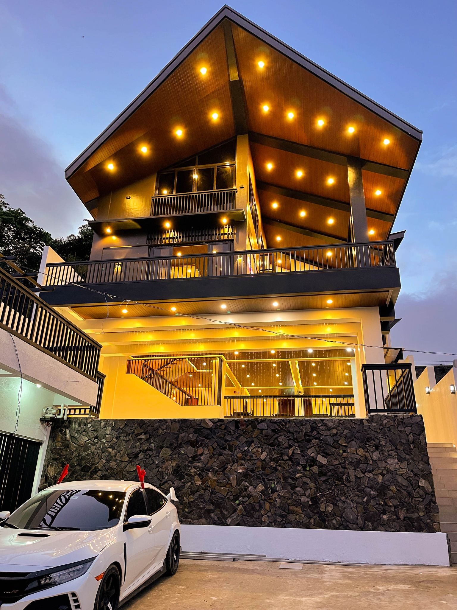 La Luna Hot Spring Resort Facebook ad: LA LUNA HOT SPRING RESORT