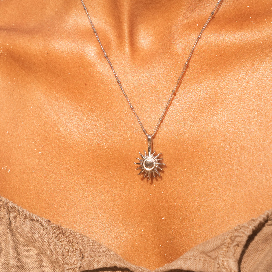 Atolea Jewelry Facebook ad: There’s something addictive about not knowing what’s inside.