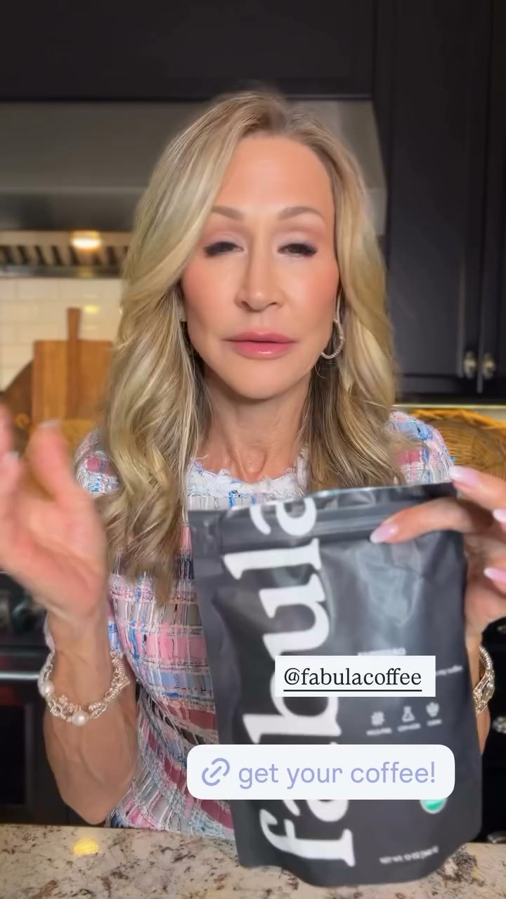 Fabula Coffee Facebook ad: Drink Clean Coffee, Feel Great