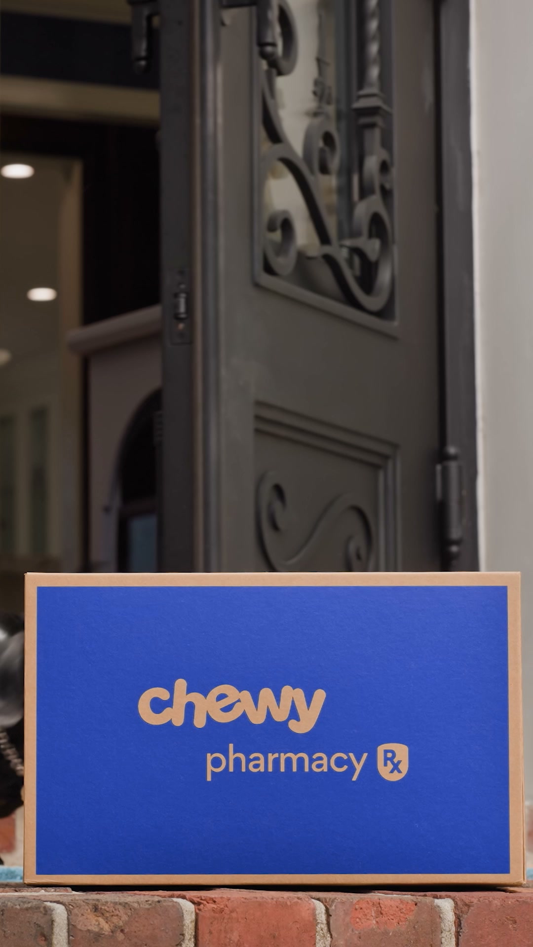 Chewy Facebook ad: 30% off next pharmacy order