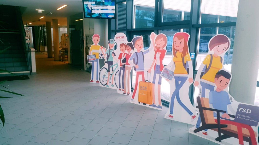 www.loodoodle.com Facebook ad: Eine super Idee - lebensgroße Aufsteller von…