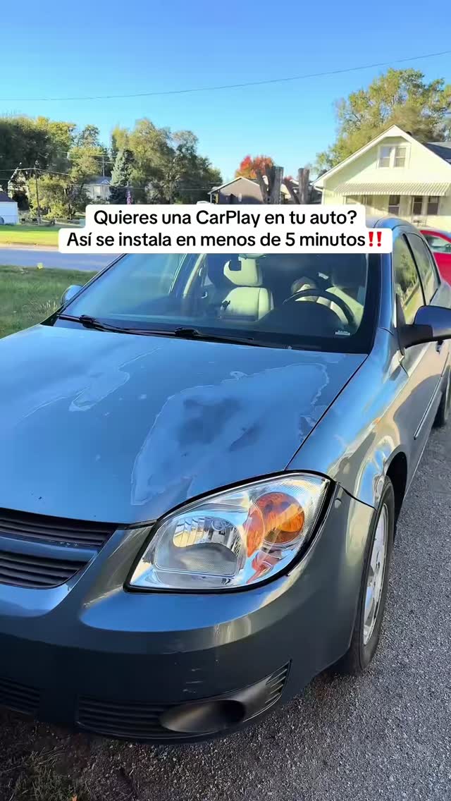 Shoptemu Facebook ad: Pantalla CarPlay para todos los Autos.