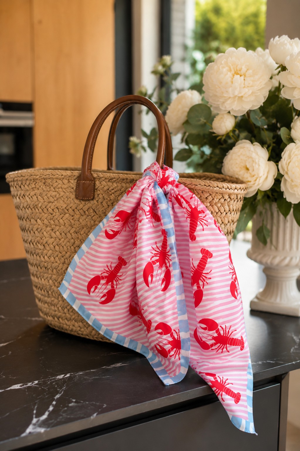 LADC Facebook ad: On vous a rentré plein de jolis foulards!