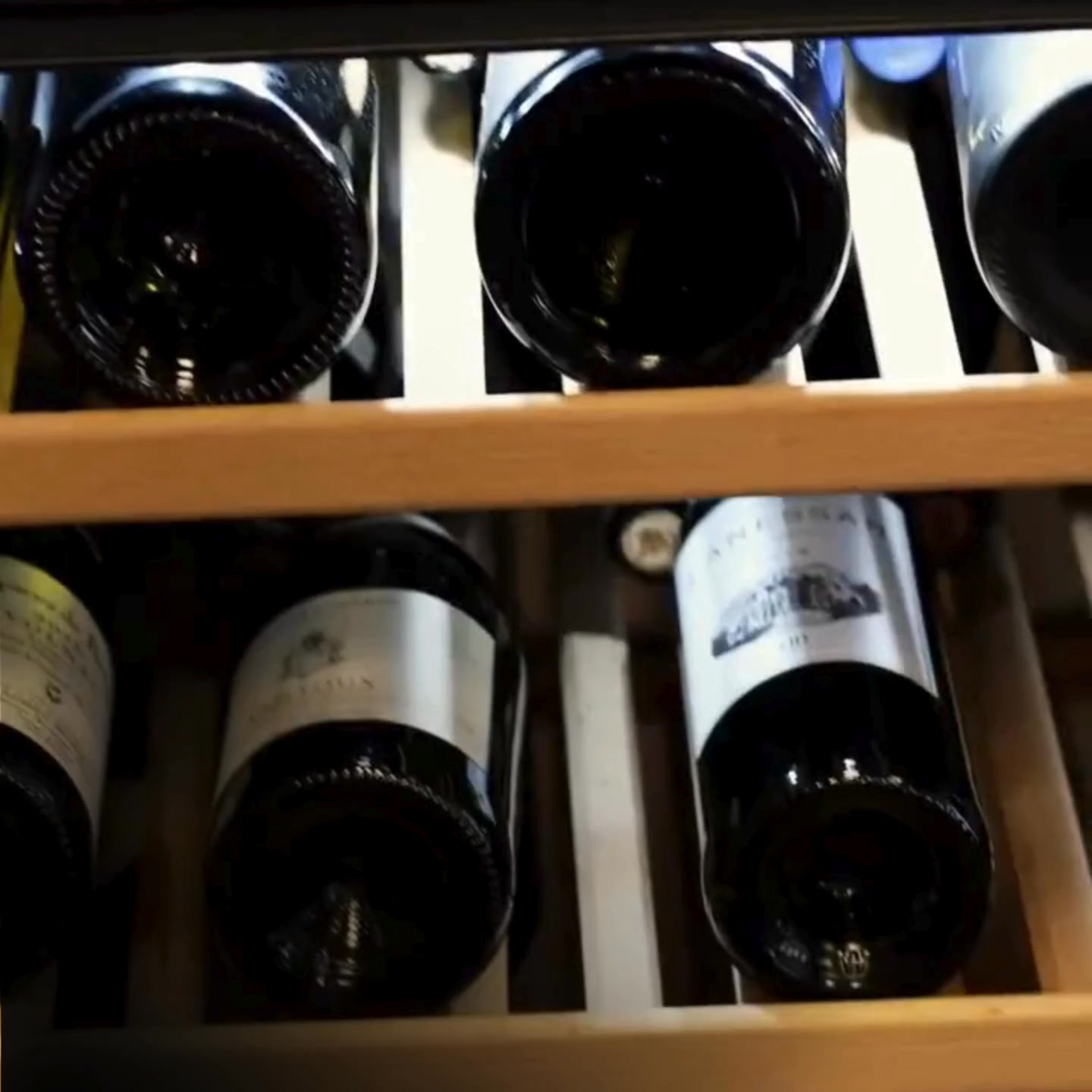 Showine Facebook ad: Il Meglio per il tuo vino