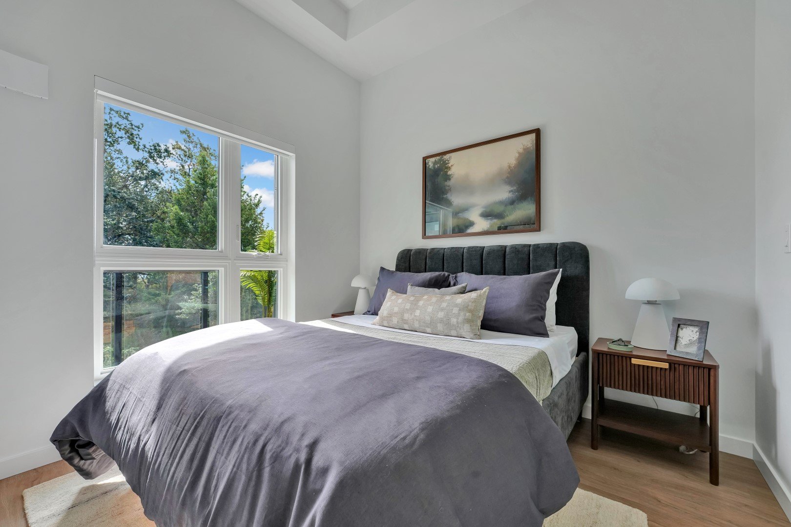 Niki Manghwani Facebook ad: 2 Beds 2 Baths Apartment