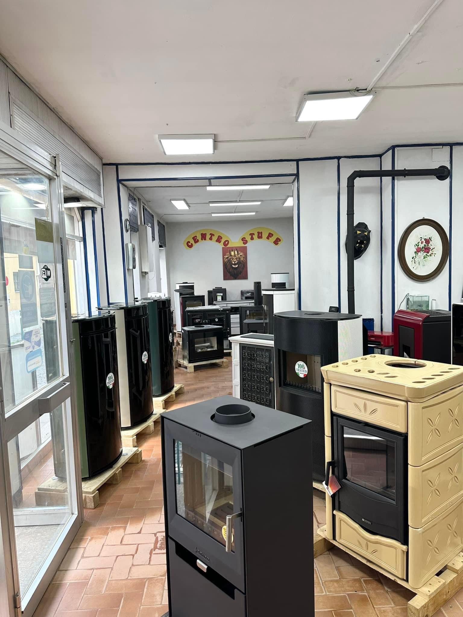 Centro stufe Barattia Facebook ad: FUORISTAGIONE STUFE-TERMOSTUFE-CALDAIE A PELLET E LEGNA…
