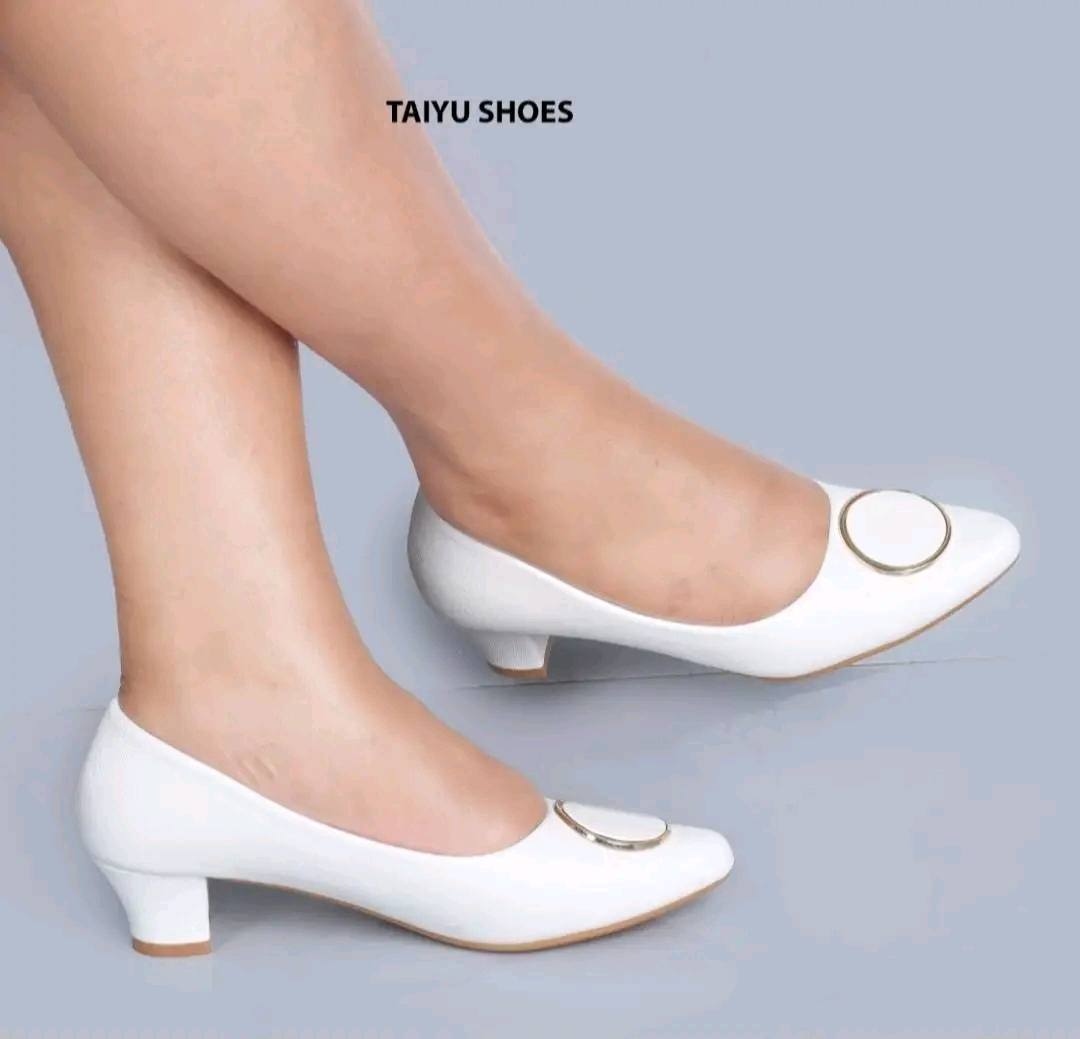 Urban Fashion hub Facebook ad: Ladies low heels