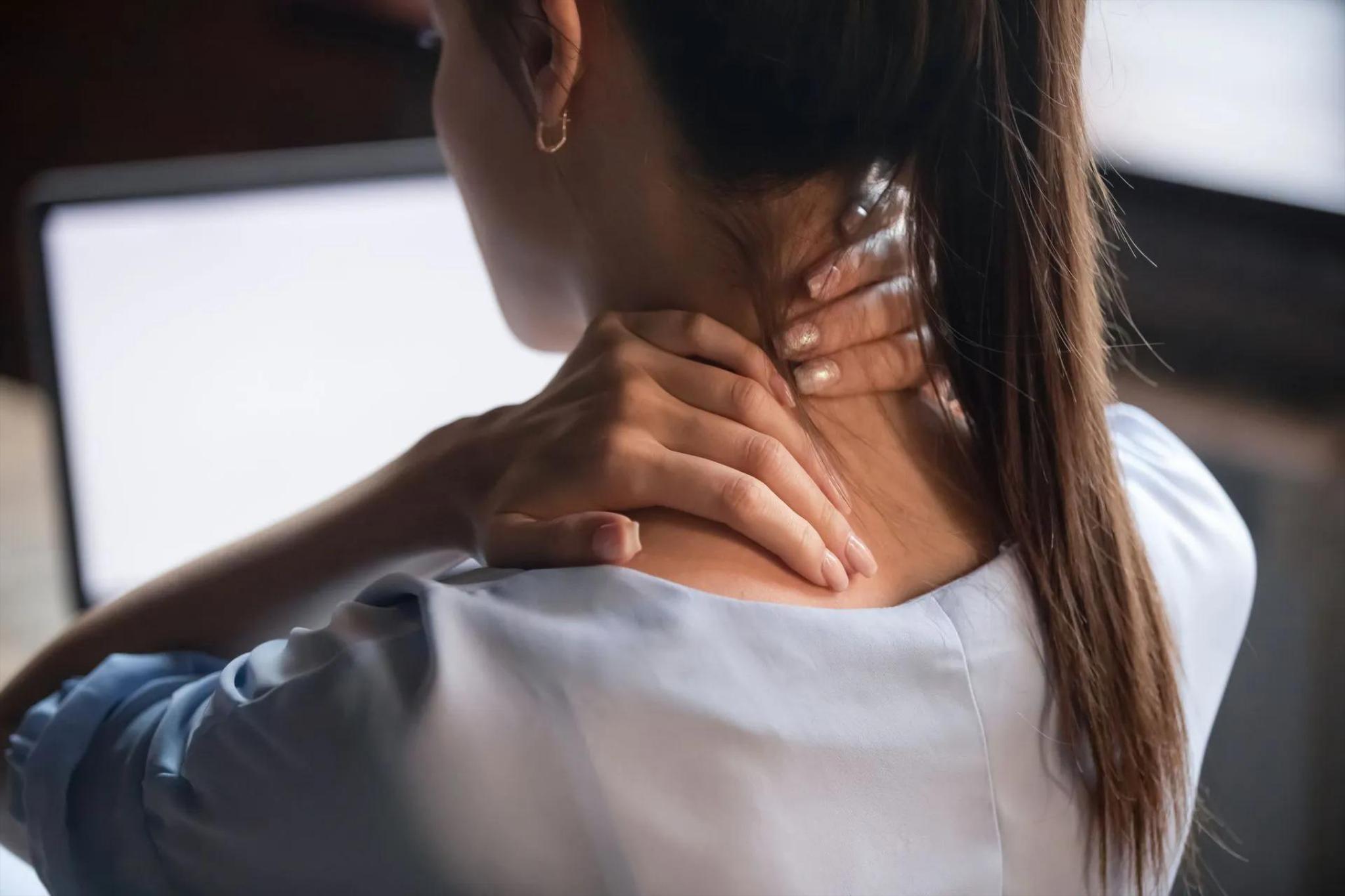Laurelhurst Chiropractic Facebook ad: Call For Expert Care