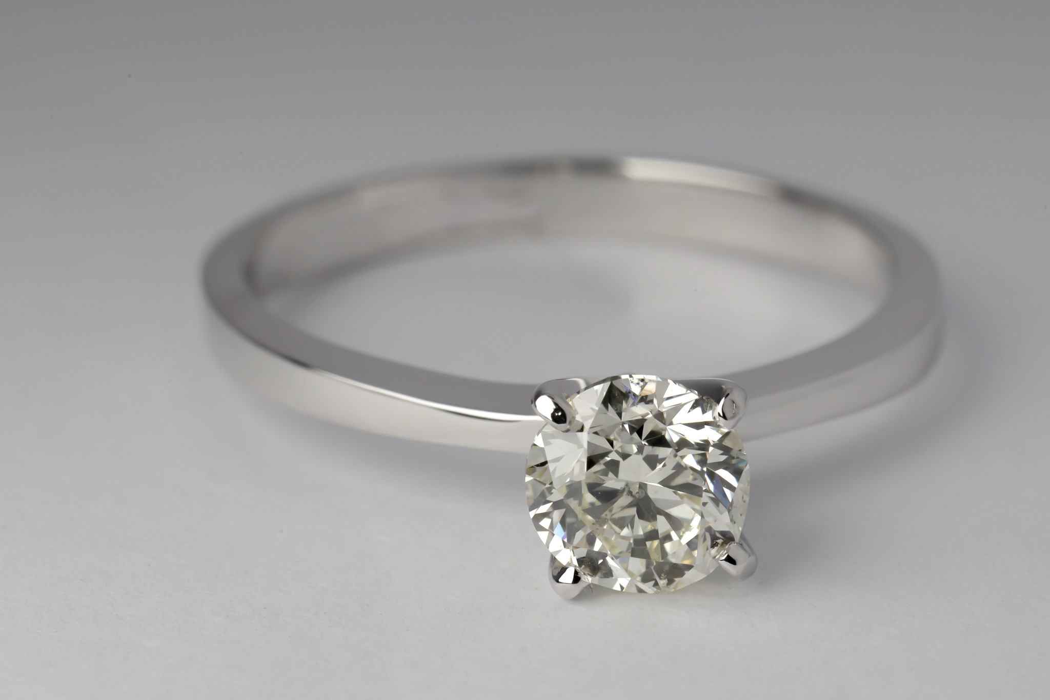 Lily & Co. Engagement Rings Facebook ad