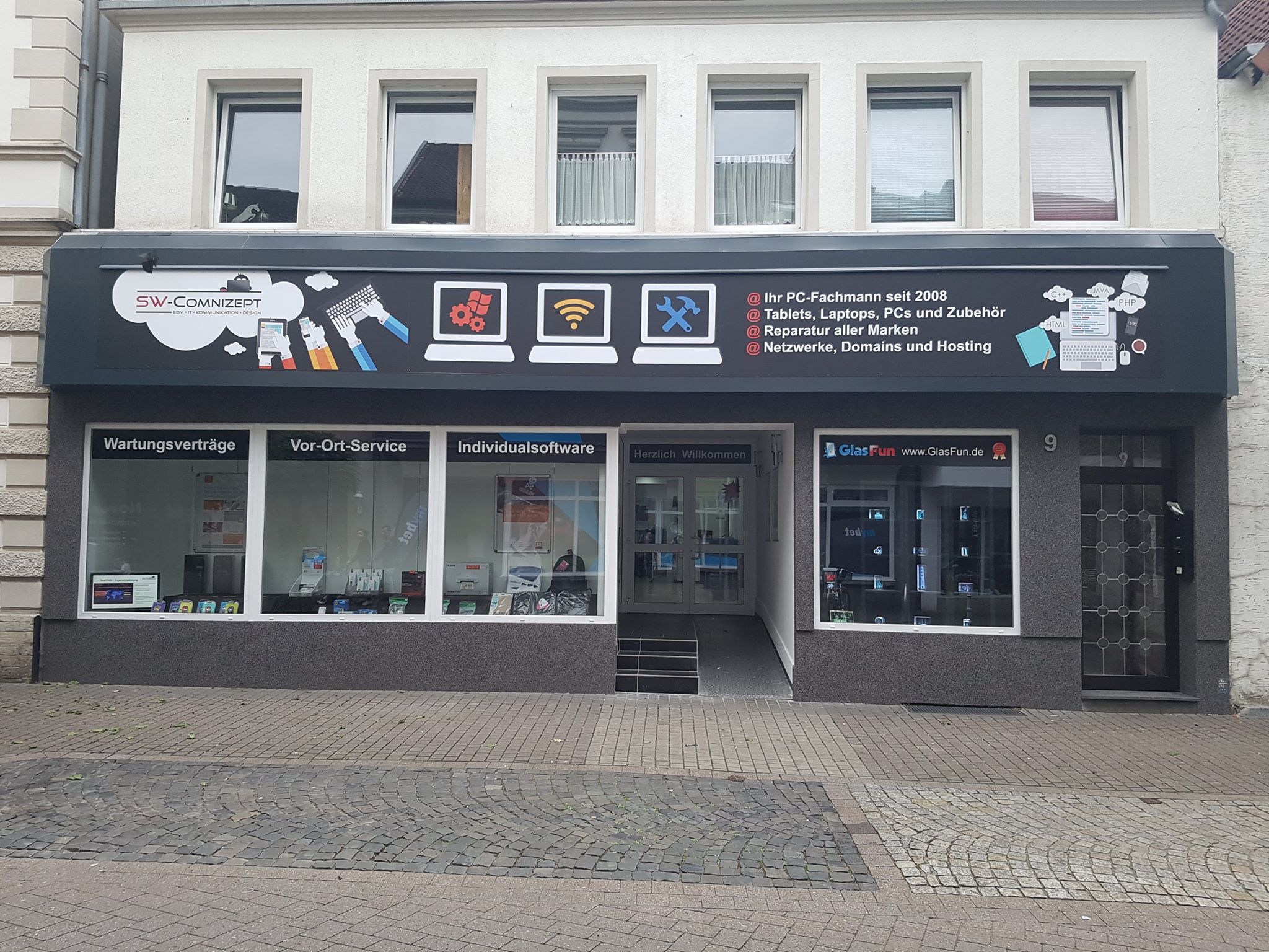 SW-Comnizept GmbH & Co. KG Facebook ad: SW-Comnizept GmbH & Co.KG