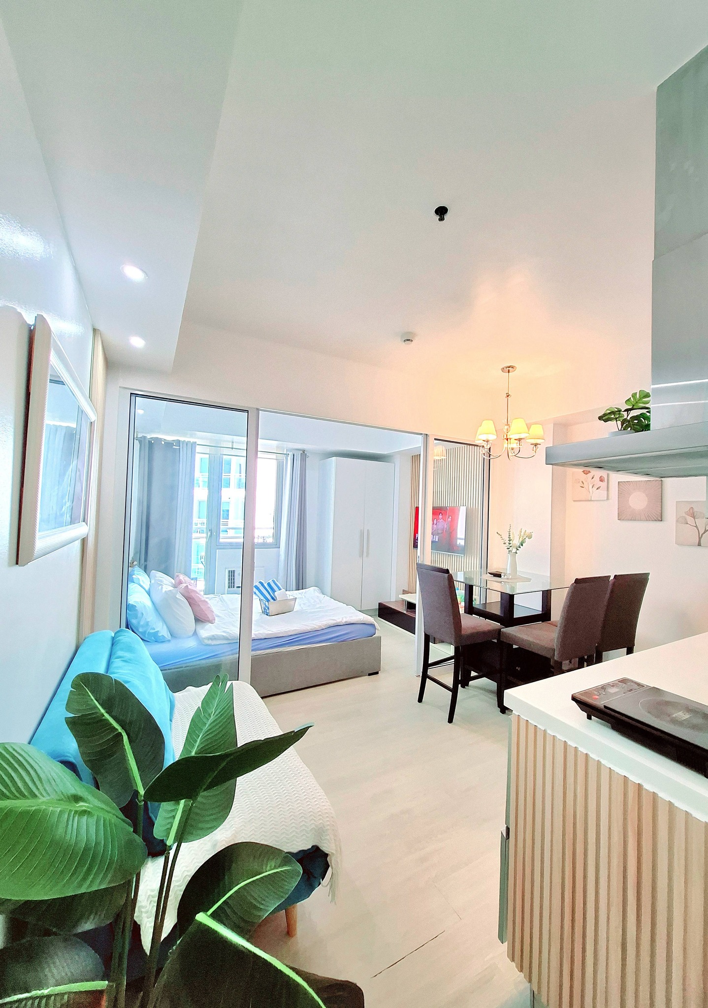 Blissful Getaway Facebook ad: For Rent