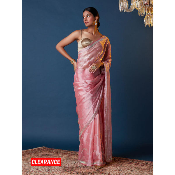Nykaa Fashion Facebook ad: 𝐆𝐥𝐨𝐰 𝐮𝐩 𝐲𝐨𝐮𝐫 𝐰𝐚𝐫𝐝𝐫𝐨𝐛𝐞 𝐰𝐢𝐭𝐡…