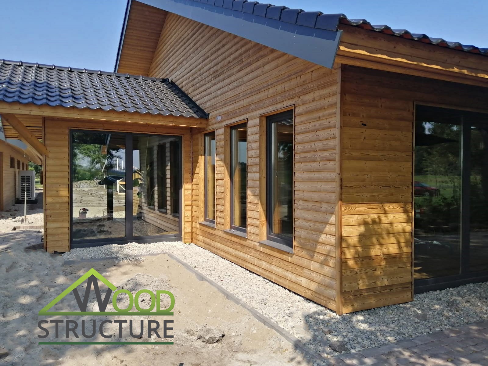 Wood Structure Facebook ad: Zigman Mobilier