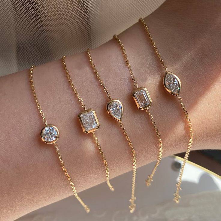 Chloe Customize Jewelry Facebook ad: No more broken Chains
