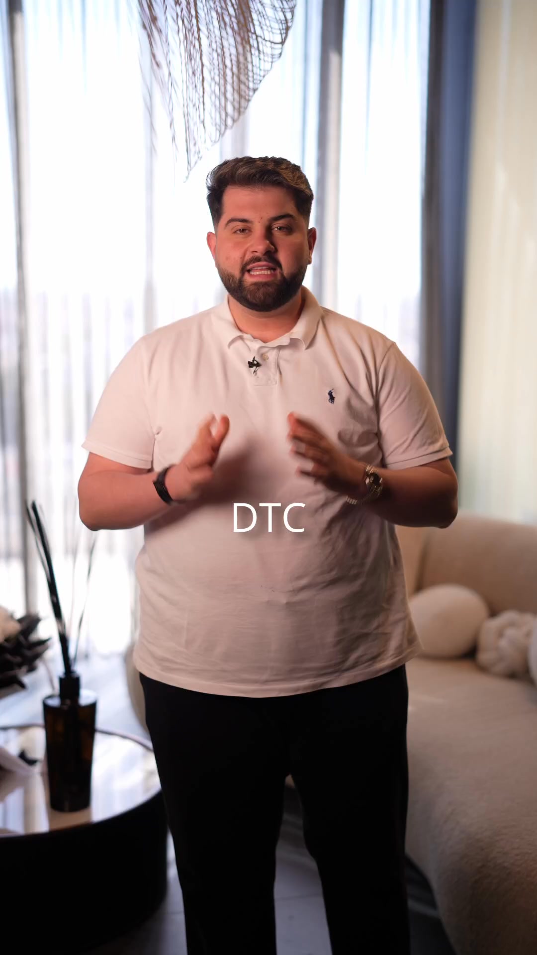 המרכז להשתלות שיער DTC Facebook ad: שריינו אבחון מיקרוסקופי ל- NANO FAT