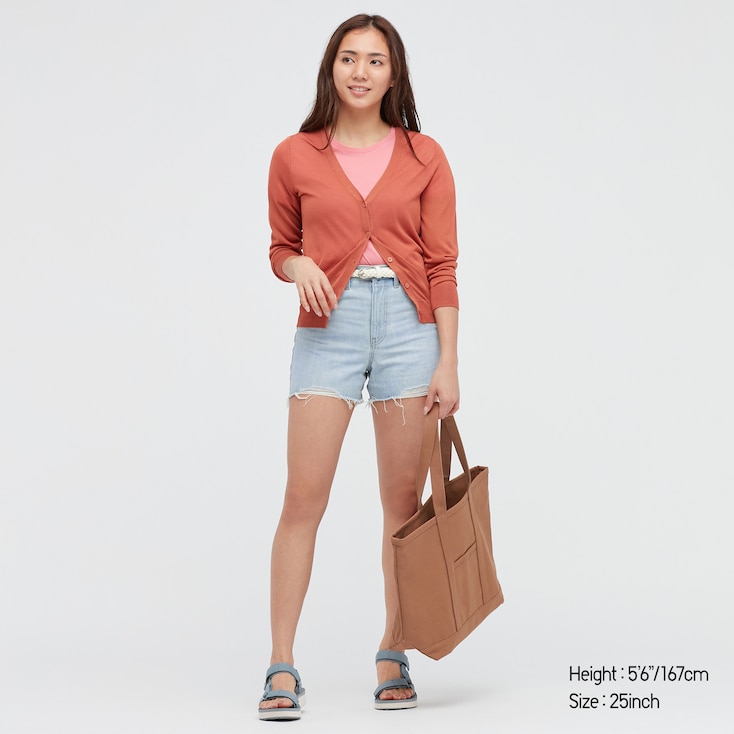UNIQLO Europe Facebook ad