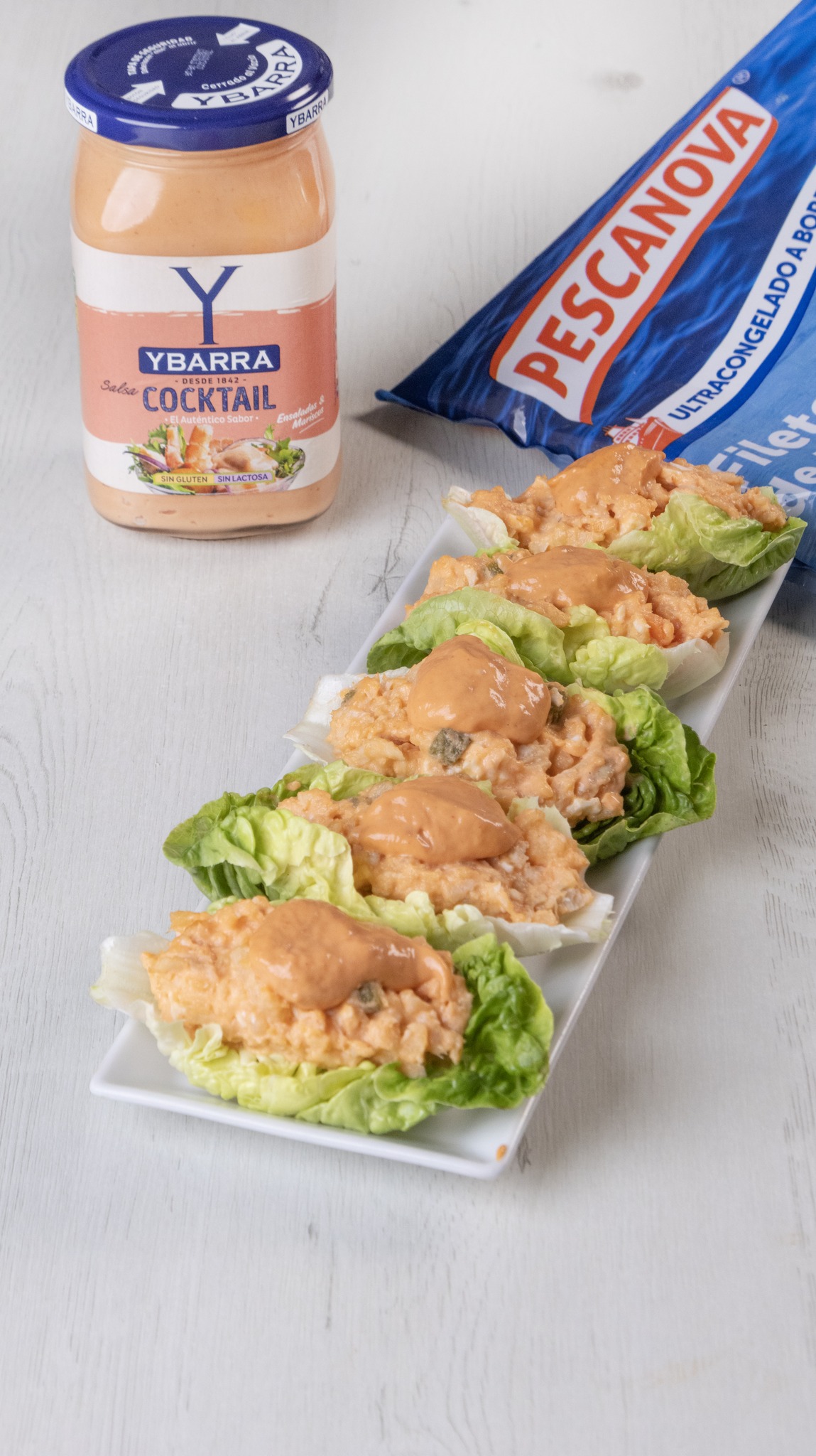 Grupo Ybarra Facebook ad: Ensaladilla de merluza en cogollos con Salsa Cocktail