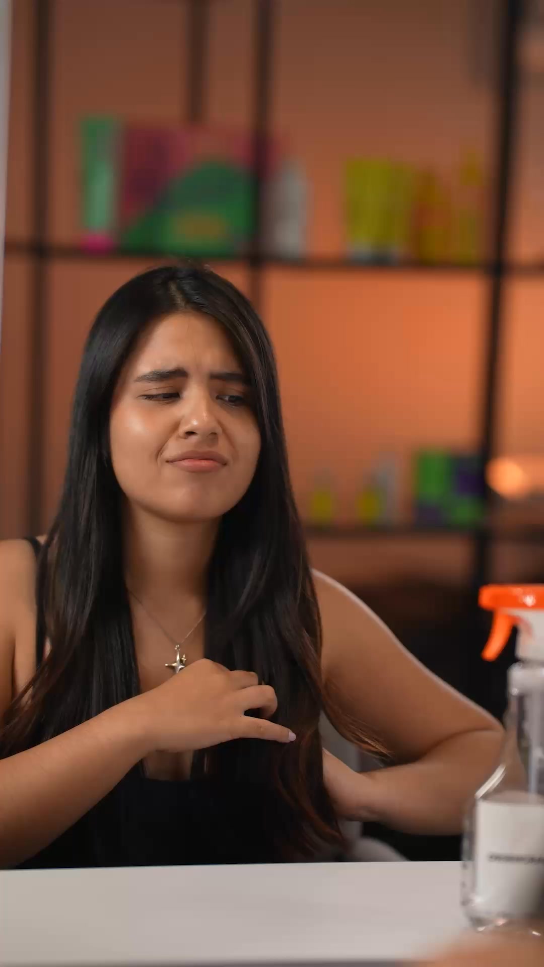 La Pocion Facebook ad: ¿Tu cabello se ve graso al día siguiente de lavarlo?
