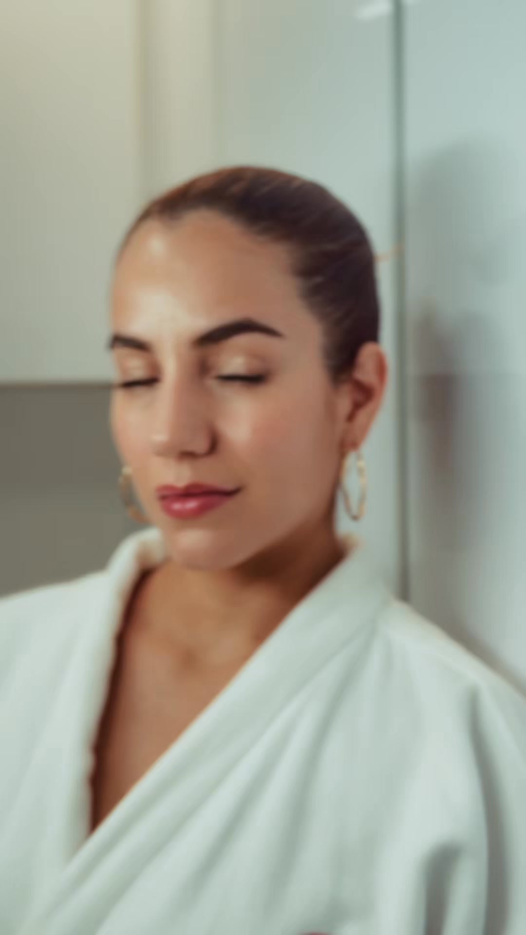 fLASH Cosmetics Facebook ad: Comprar Suero Para Pestañas