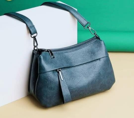 Zeem Bag Gallery Facebook ad: ৬৮০/৬৯০ টাকায় কোয়ালিটি ফুল ব্যাগ?