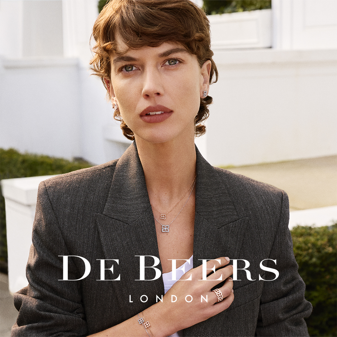 De Beers Facebook ad: The difference between being noticed and being remembered.