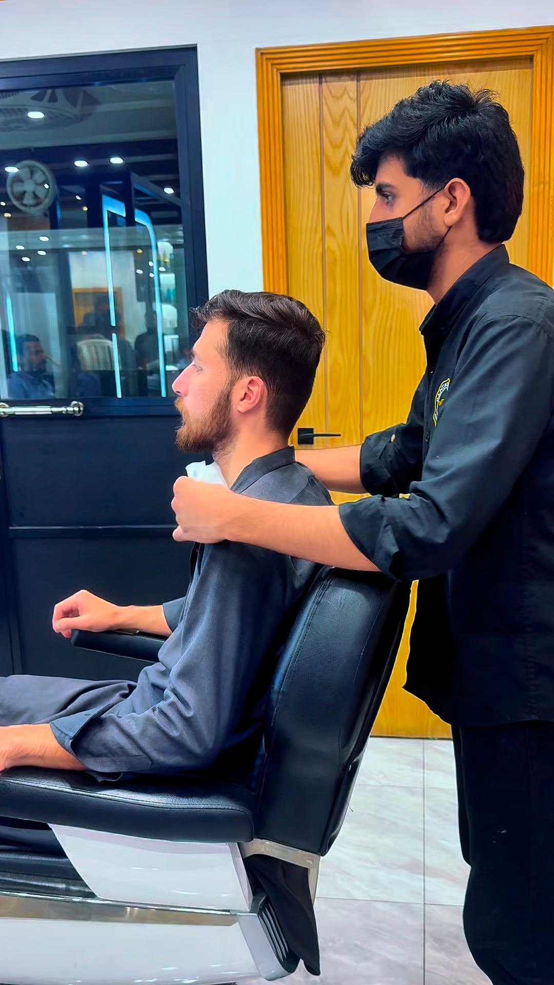 Capital Salons Facebook ad: Book Now