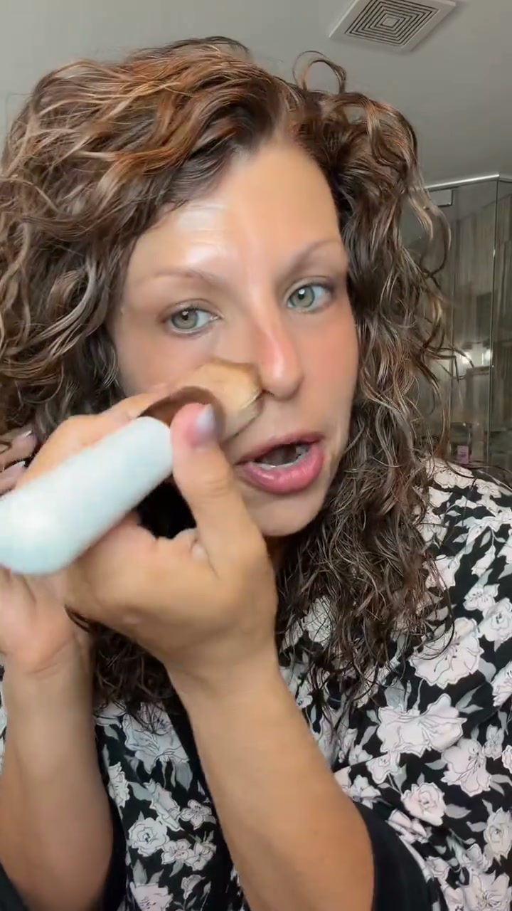 Prime Prometics Facebook ad: Color-Changing Foundation For 50+ Skin