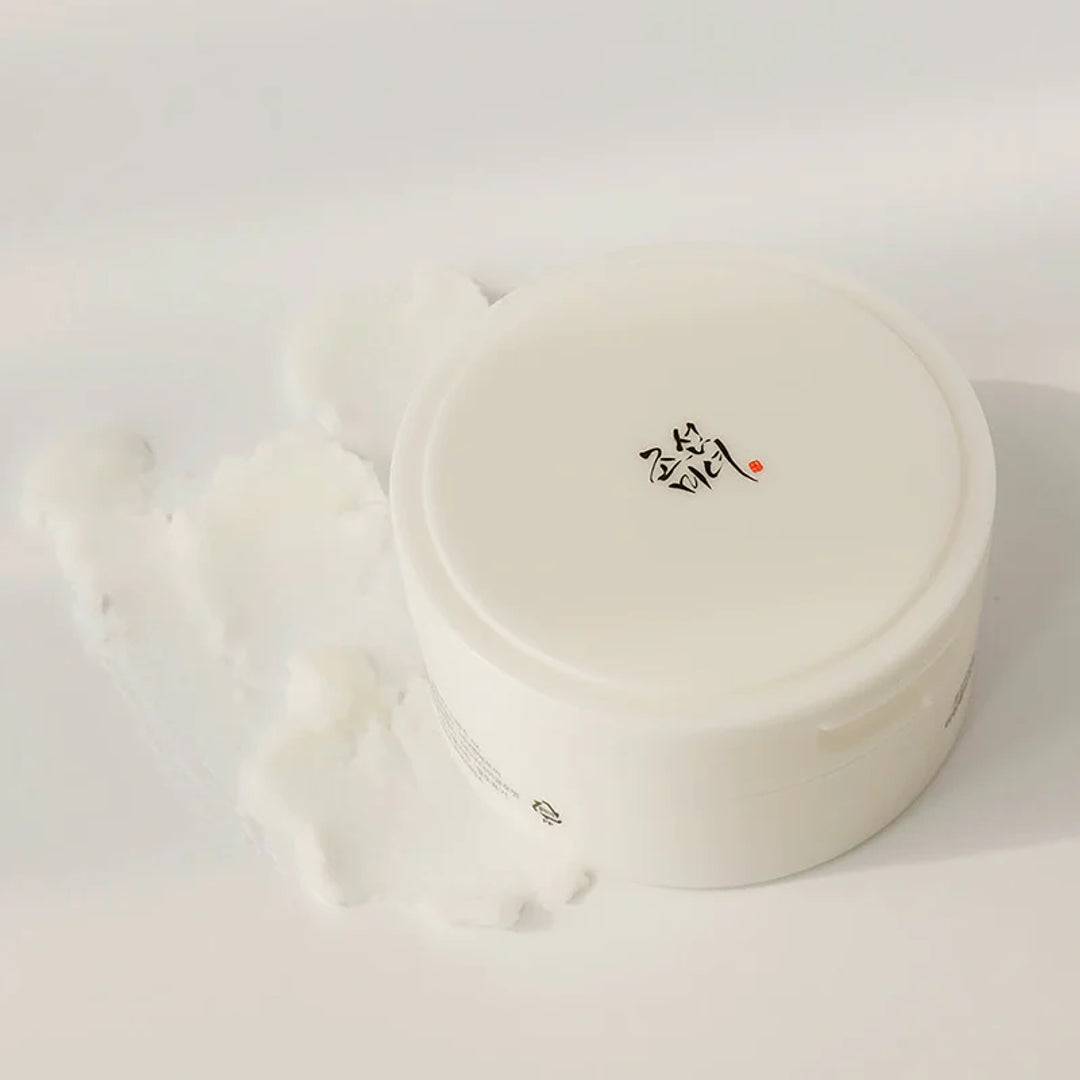 Korean Cosmetics Facebook ad: 𝐒𝐤𝐢𝐧𝐜𝐚𝐫𝐞 𝐥𝐨𝐯𝐞𝐫𝐬, 𝐨𝐩𝐠𝐞𝐥𝐞𝐭!