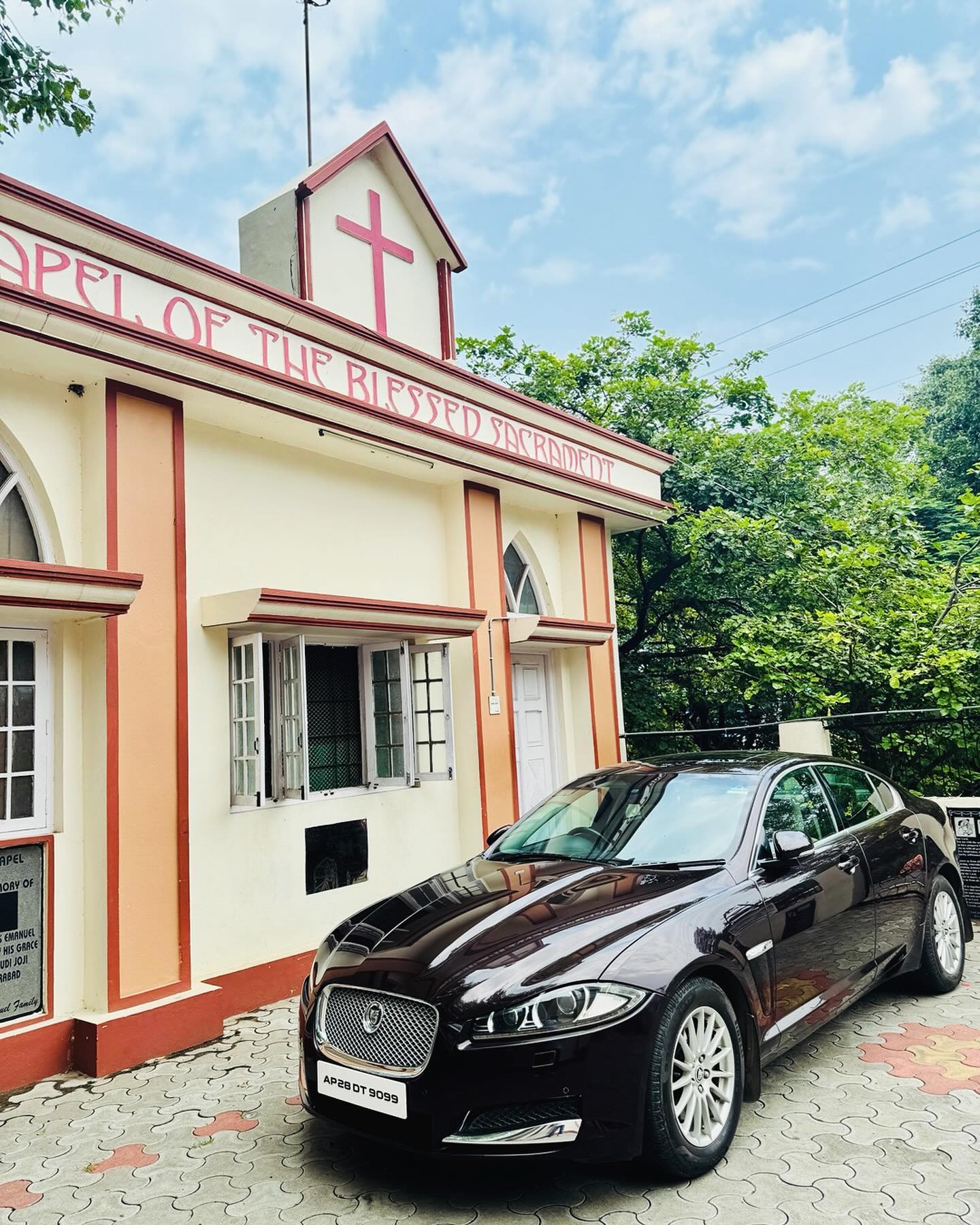 abdullah_luxury_cars Facebook ad: Jaguar xf