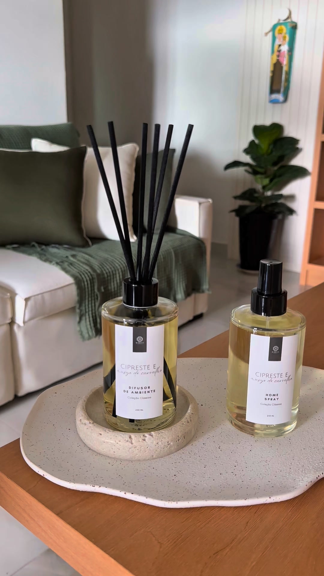 Maria’s Essences Facebook ad: Ei você que ama casa perfumada esse vídeo para você!