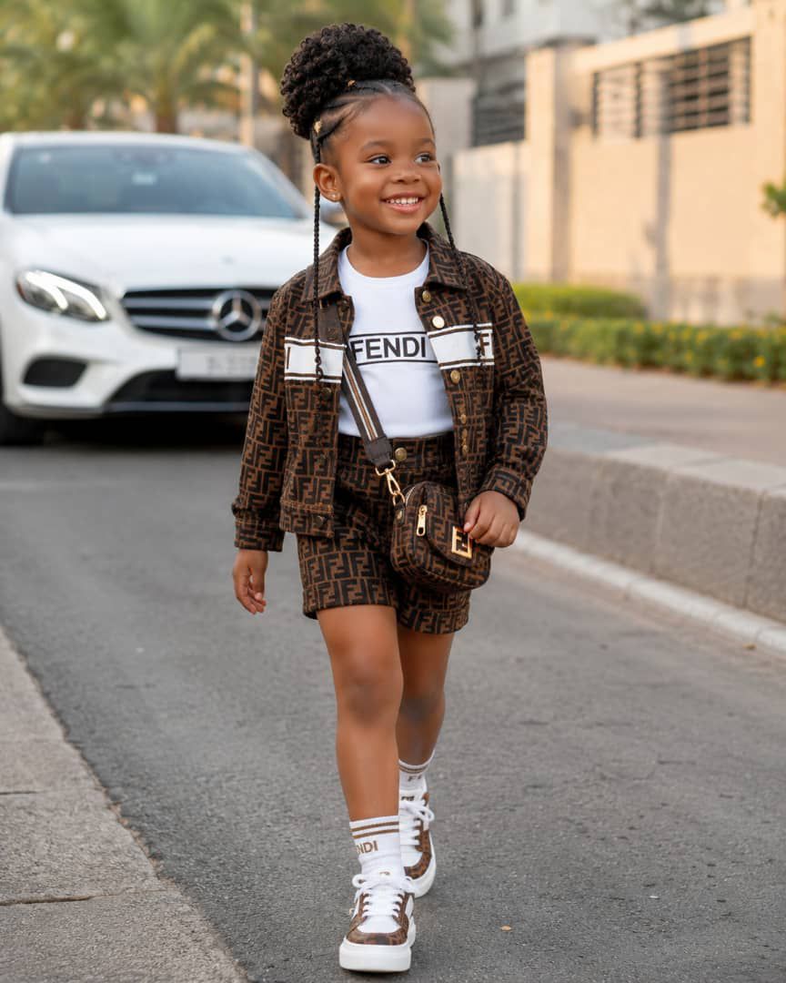 Ella's kiddies and more whosale importation group Facebook ad