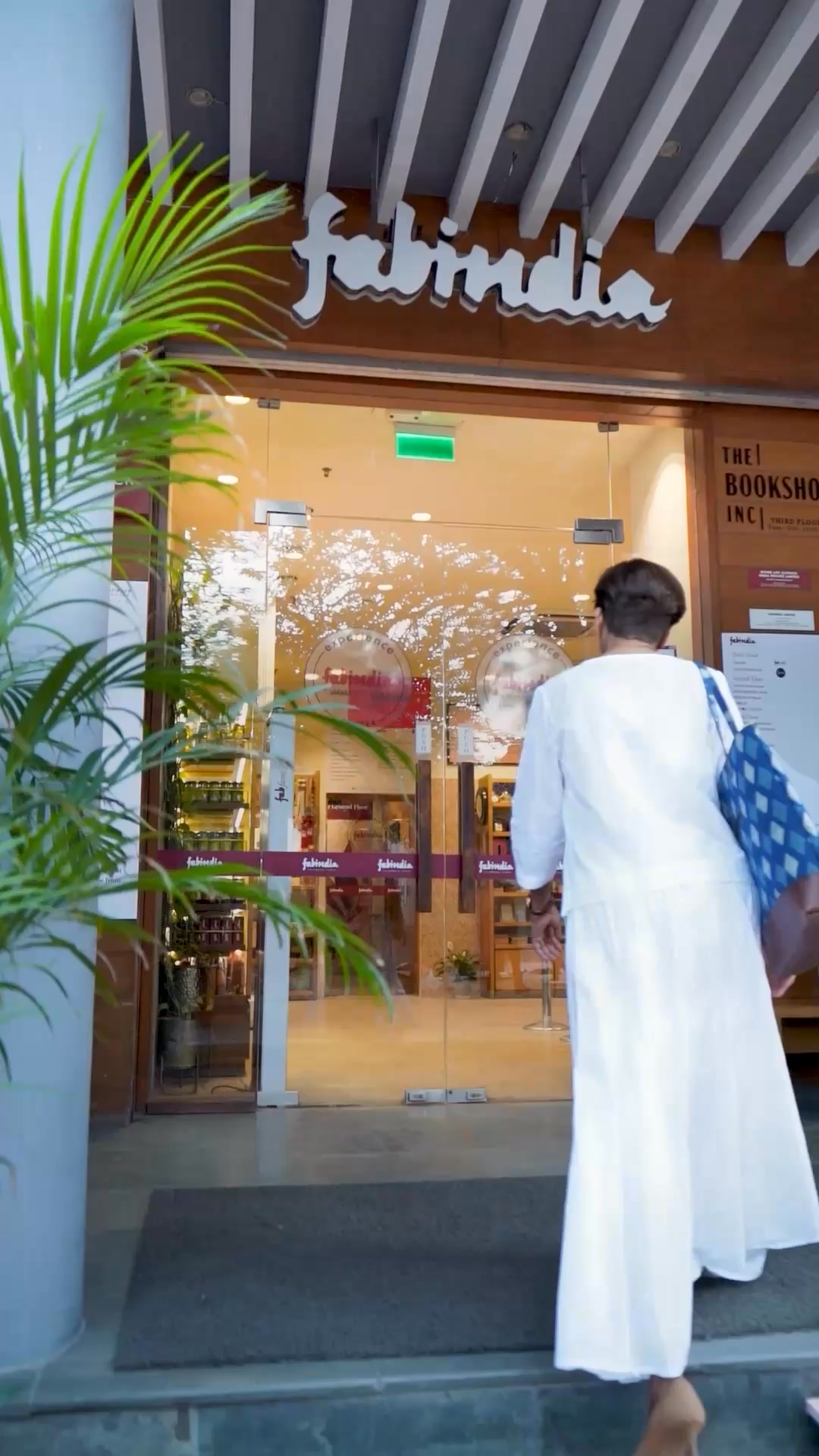 Fabindia Facebook ad: Visit Fabindia Vasant Kunj
