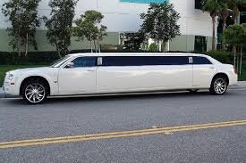 Tom Mahood Facebook ad: WEDDINGS PROMS WINE TOURS DAY TRIPS