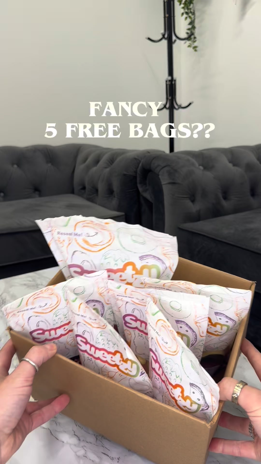 Sweetzy Facebook ad: Use code: 5NEWBAGS