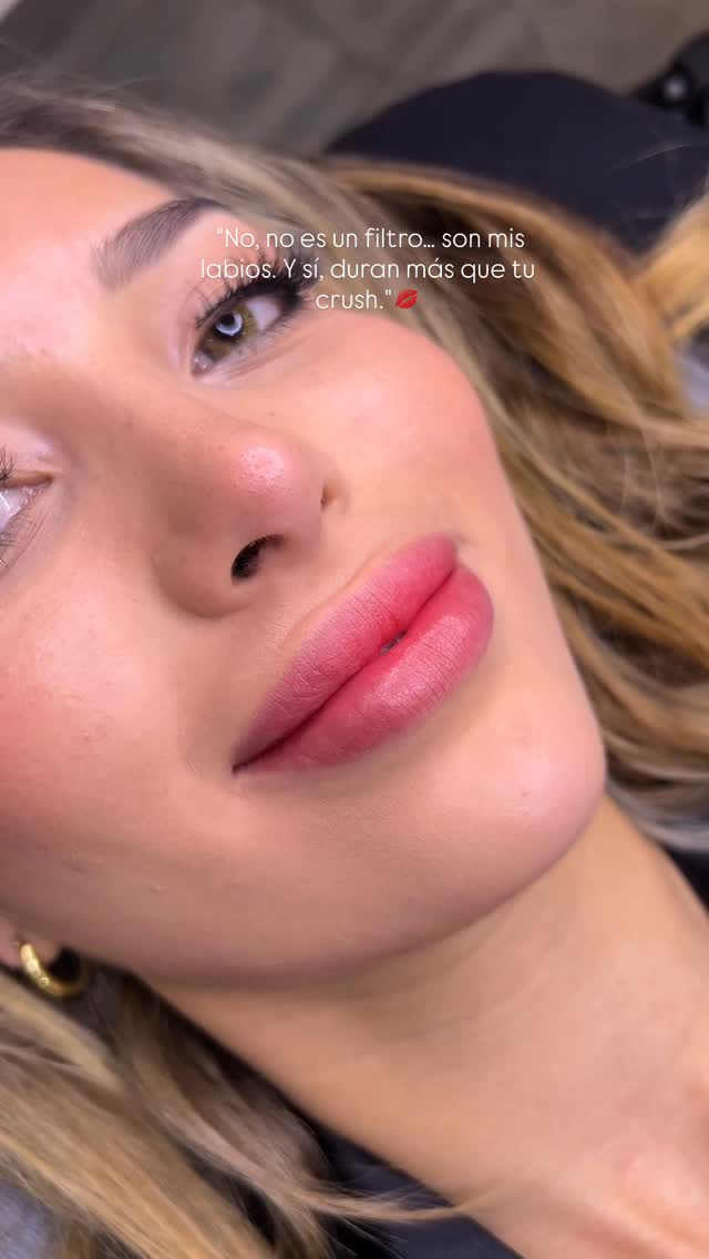 PRAGA - Eyelash & Brows Studio Facebook ad: ¿Para quién es la micropigmentación de labios?