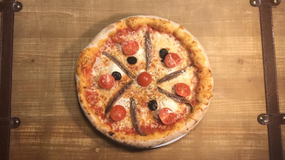 Mamamia pizza au feu de bois Facebook ad